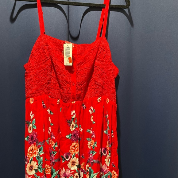Torrid Women's Babydoll Gauze Crochet Trim Cami Red Floral Plus Size 1X NWT - Picture 2 of 6